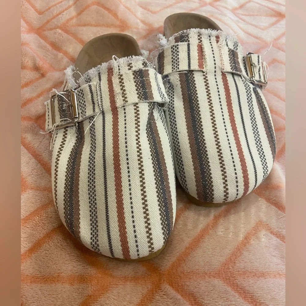 Shoes - Picture 1 of 1